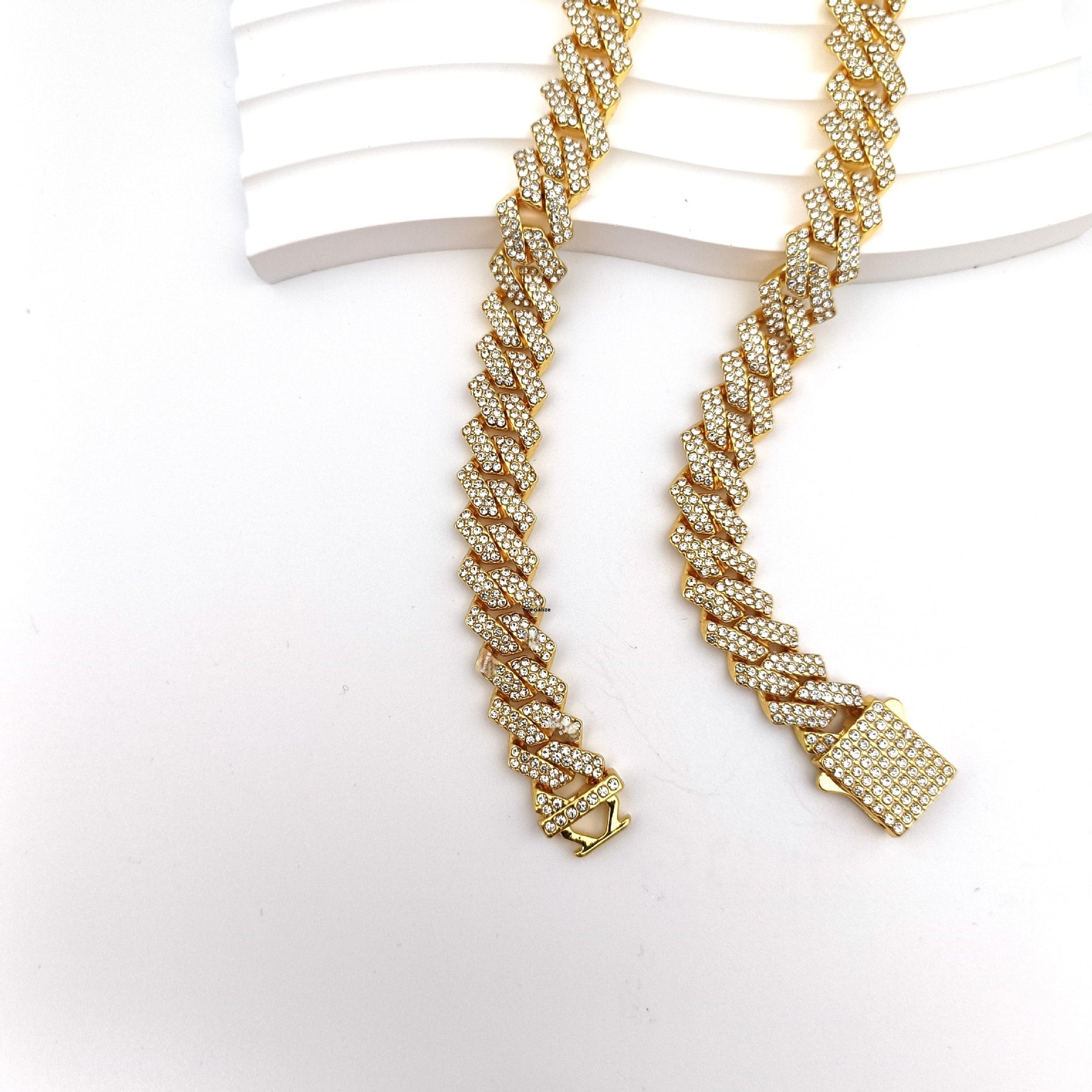 Diamond-Shaped Full Diamond Cuban Link Chain Necklace – Luxury Fashion Necklace for Men and Women