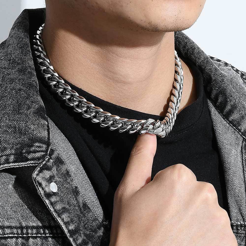 Stainless Steel Buckle Cuban Chain Necklace – The Ultimate in Luxury and Style